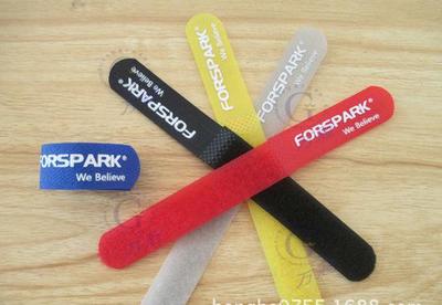 深圳万冠厂家直销魔术贴扎带 T型设计与数据线管理的得力助手